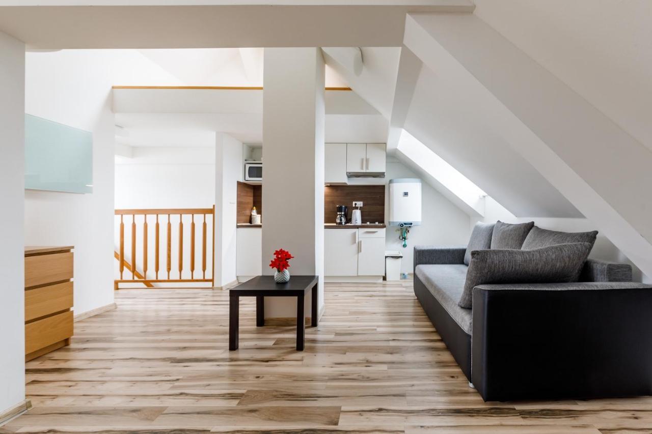 Bozi Apartments By Mountain Ways โบจิดาร์ ภายนอก รูปภาพ